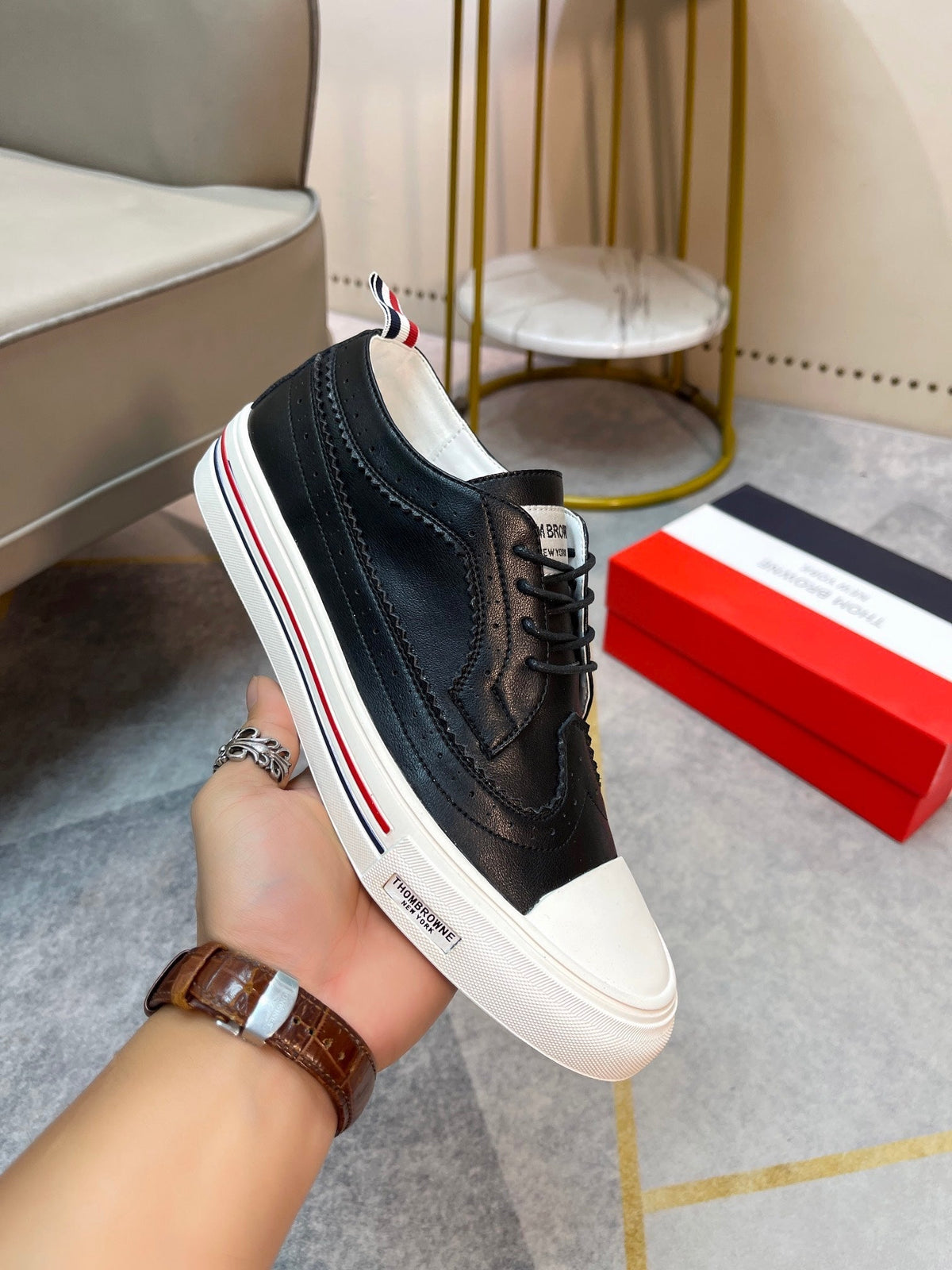 Men's casual shoes