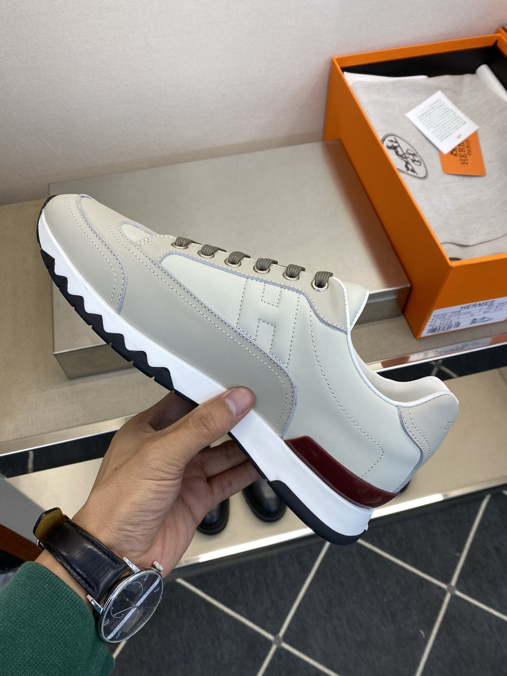 Hermès Men's White and Gray Low-Top Sneakers